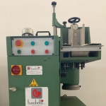 U0195EC12S    MACHINE AUTOMATIQUE POUR LE CARDAGE ET L EGALISAIS DES SEMELLES EN CUIR